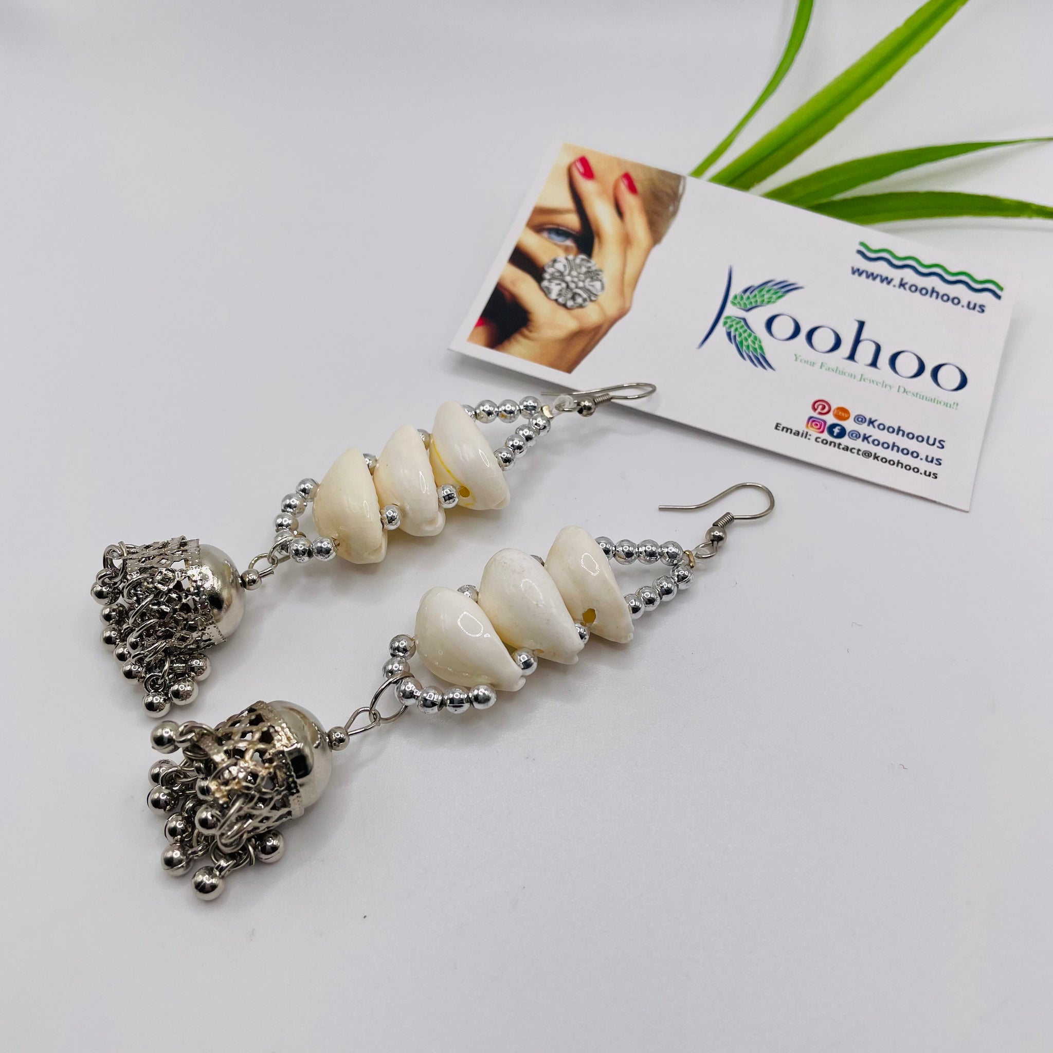 Paan Shell Choker necklace